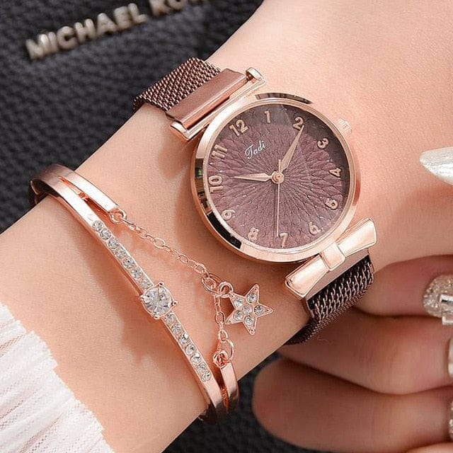 Women's Luxury Magnetic Quartz Bracelet Watch