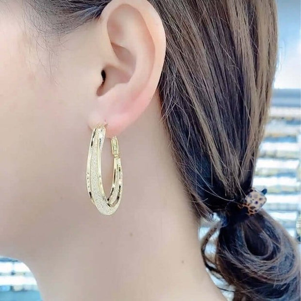 Women's Fashionable Oval Earrings